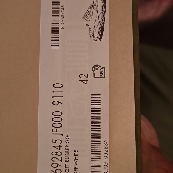 Authentic Gucci Sandals - Picture 11 of 12